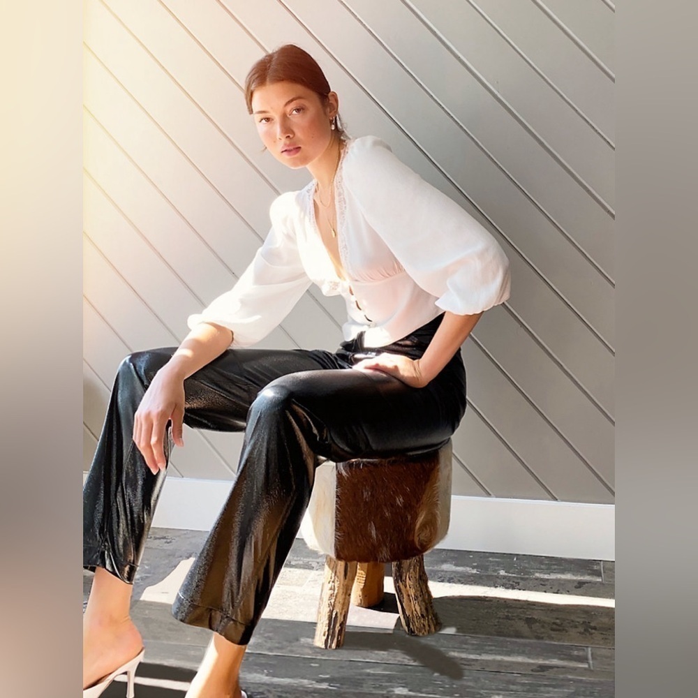 Aritzia Wilfred Romance Me Blouse